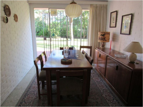 Casa En Venta,mansa,3 Dormitorios Y Dependencia De Servicio - Ref: 737