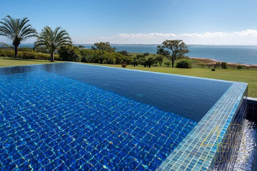 Imagem 3 de 30 de Condomínio Capitania Ii - Represa De Avaré | Porteira Fechada, Mobiliada, 4 Piscinas Aquecidas, Spa, Área Gourmet, Bar, Academia. 2 Casas Completas - Ca0505