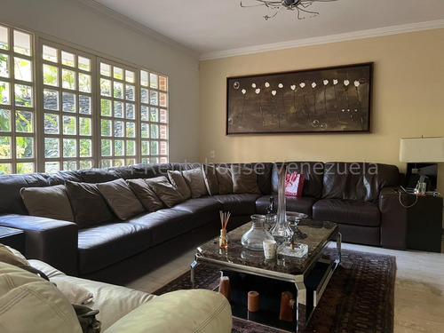 Se Vende Bello Apartamento En Las Esmeraldas Mls 24-22052
