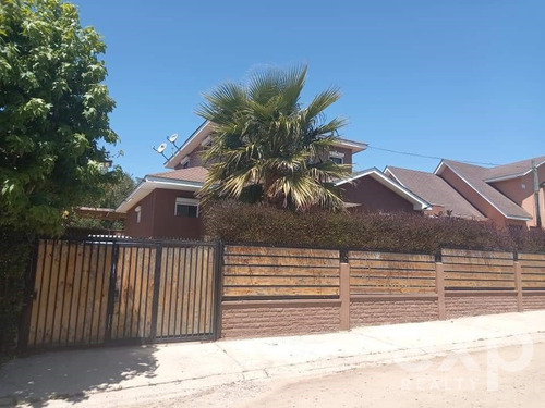 Casa En Venta De 4 Dorm. En Algarrobo