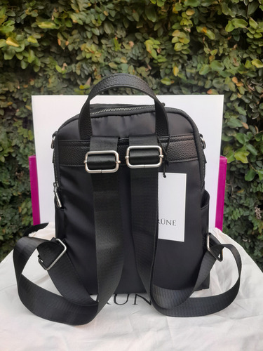 Mochila Mujer Dama Ana Prune Nylon Con Bolsa Negro Liso