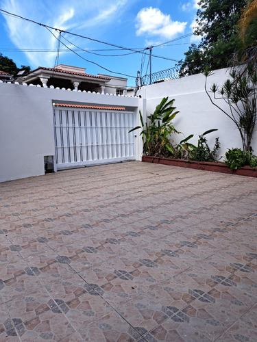 Casa En Arroyo Hondo Viejo En Venta