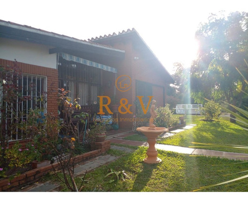 Imagen 1 de 10 de Casa De 3 Dormitorios Y 2 Baños En Venta