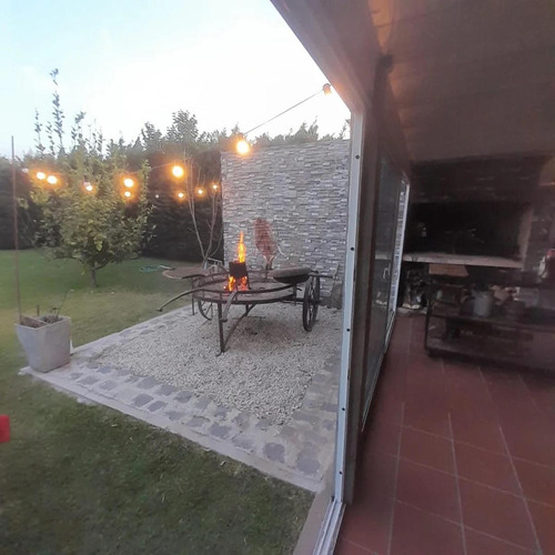 Casa En Venta - 2 Dormitorios 2 Baños - Baradero