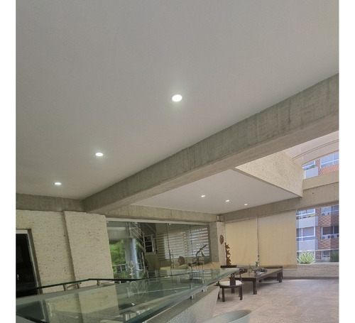 Se Vende Hermoso Ph Con Excelentes Acabados Remodelado En Lomas Del Sol Con Hermosa Terraza Piso Bajo Vista Epectacular. Jp