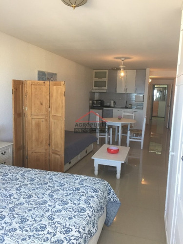 Monoambiente En Peninsula,- Ref: 4854