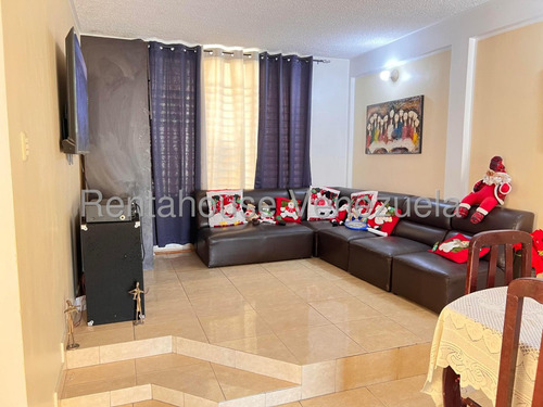 Townhouse Casa En Venta En La Morita Cocina En Mampostería, Revestida Con Sus Gabinetes Modernos, Estacionamiento Para 3 Vehiculos, Amplio Patio, Con Piscina En Completo Funcionamiento Nela 25-10906
