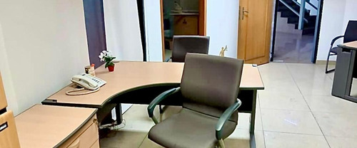 Inmobiliaria Mundo Inn Vende Oficina En Centro Comercial Parral Plaza, A Una Cuadra De La Av. Lara