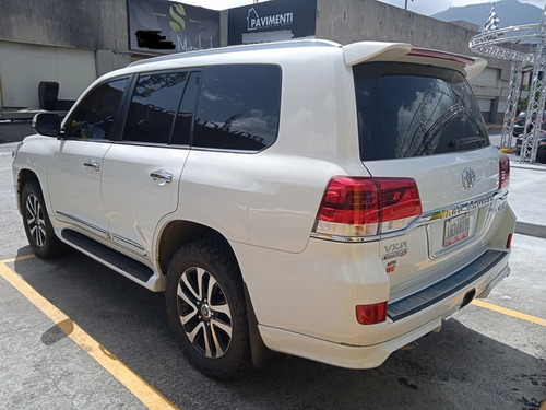 Imagen 4 de 12 de Toyota Land Cruiser