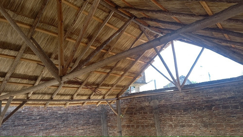 Imagen 10 de 12 de Vendo Quinta Con Pileta, Quincho, 2 Baños Y Cocina