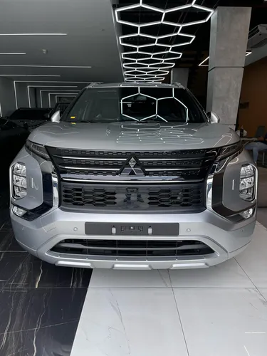 Mitsubishi Outlander 2025
