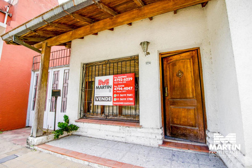 Casa En Venta En Martinez 3 Ambientes Con Jardín. Apto Crédito. A 3 Cuadras Del Hipódromo.