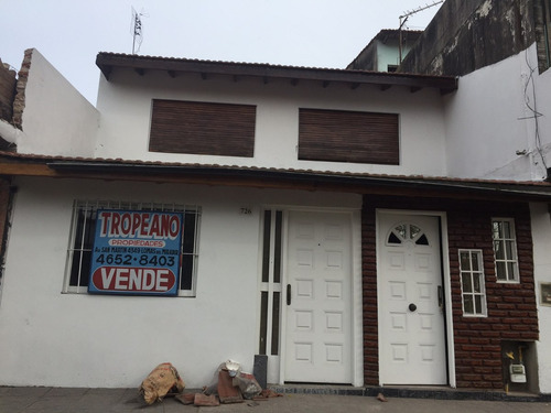 Dos Duplex Tipo Casa En Venta.5 Ambientes Al Frente Madero