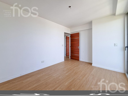 Venta Departamento De Dos Dormitorios Con Balcon, Cochera Y Amenities En Puerto Norte