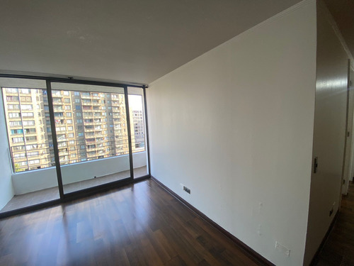 Arriendo Departamento De 2 Dormitorios En Santiago.