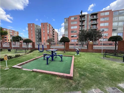 Apartamento En Modelia Occidental Rah Co: 25-143