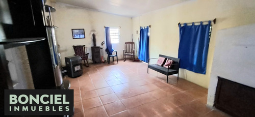 Casa Dos Dormitorios En Linda Zona De Los Manzanos