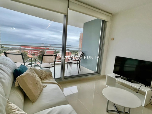 Mansa, Apartamento De 3 Dormitorios Más Dependencia