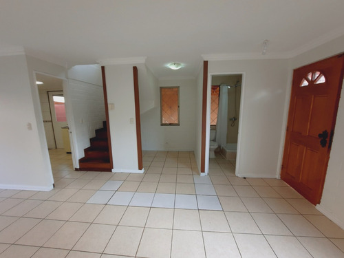 Linda Casa Con Acceso Controlado En Portal Del Bosque, Maipu