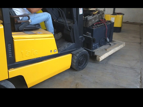 Imagen 3 de 8 de Montacargas De 5000lb Yale