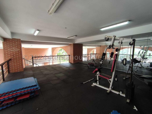 Rm Apartamento En Alquiler En Lomas Del Sol, Distrito Metropolitano