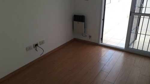 Venta Semipiso 3 Ambientes Con Patio. Patron 6200.