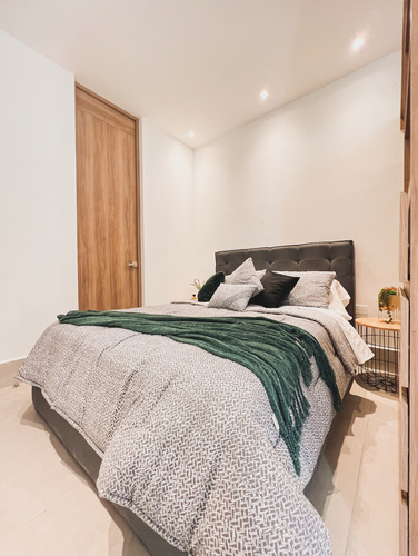 Departamento En Renta En Temozon Norte, Con Piscina En La Privada