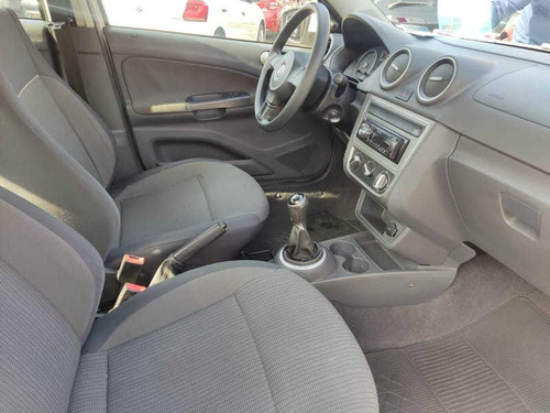 Imagem 14 de 15 de Volkswagen Voyage 1.0 2014