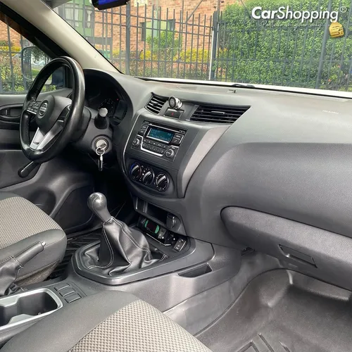 Nissan Frontier 2.5 Mt 4x2 Impecable Como Nueva Con Termo