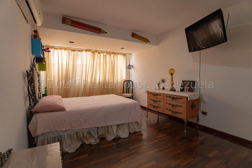 Apartamento En Venta En La Tahona Penthouse Ph Terraza Pozo De Agua Parrillera Vista Panoramica Angela Tochon Apartamentos Caracas