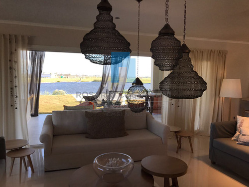 Casa En Venta En Puertos / Muelles