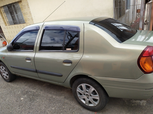 Renault Clio Sedan 1.0 16v Rn 4p 2001