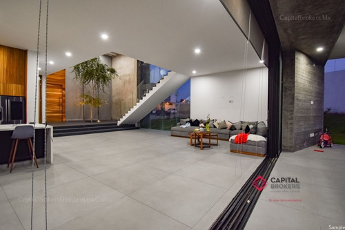 Imagen 11 de 30 de Casa En Venta En Valle Imperial Zapopan Dentro Del Campo De
