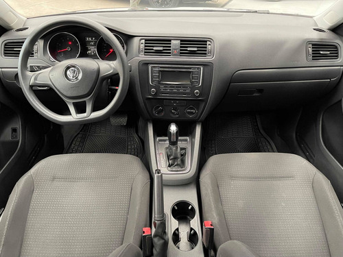 Imagen 8 de 12 de Volkswagen Jetta 2017 2.0 Tiptronic At