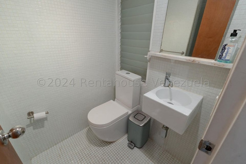 Townhouse En Venta Villa Nueva Hatillo Vgi