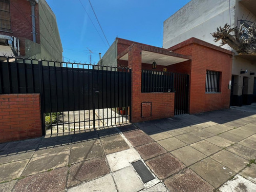 Casa 4 Amb Con Fondo Libre Y Pileta - Permuta - Apto Credito