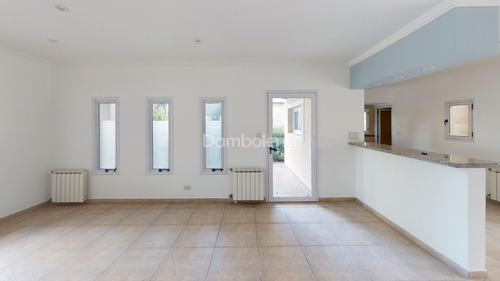 Casa En Alquiler Ubicado En Haras María Victoria, Moreno, G.b.a. Zona Oeste