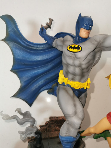 Batman And Robin - Art Scale 1/10 - Iron Studios - Impecável (Usado)