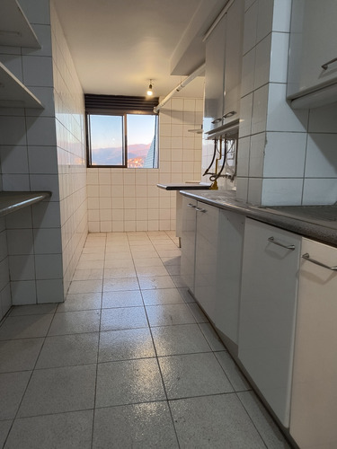 Departamento Cristóbal Colón A Pasos De La Rotonda Atenas