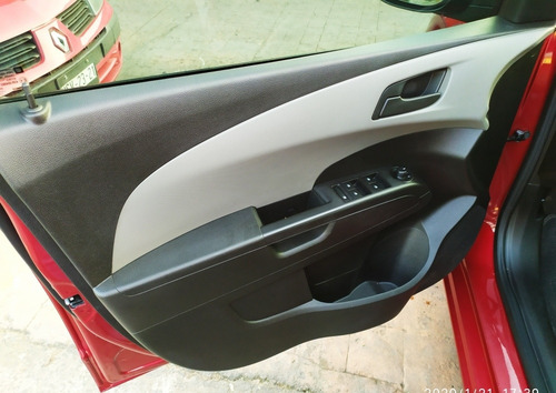 Imagen 7 de 8 de Chevrolet Sonic 2017 1.6 Ls Mt