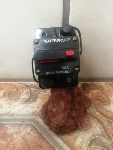 Imagen 1 de 1 de Dc Breaker 50ah 12v A 48v