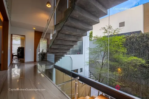 Casa De Lujo Con Alberca En Venta Zona Andares