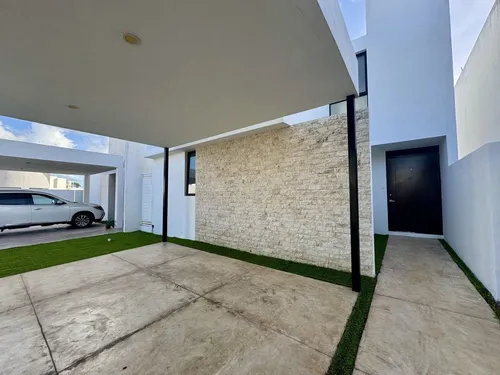 Residencia En Venta De 4 Recámaras En Privada Amanthea.