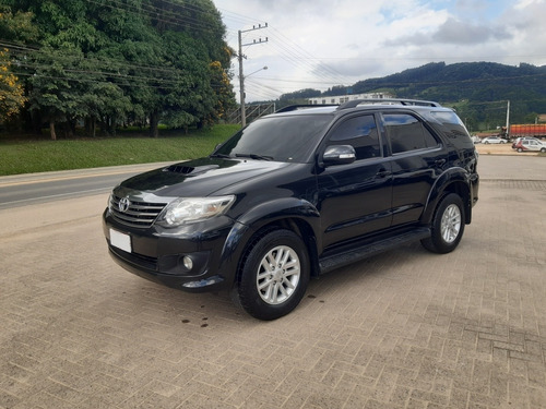 Imagem 1 de 10 de Toyota Sw4 2012 3.0 Srv 5l 4x4 Aut. 5p 163 Hp