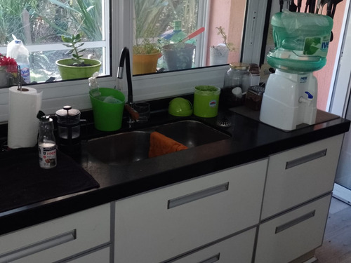 Casa En Venta De 3 Dormitorios C/ Cochera En El Lauquen