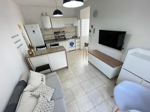 Imagen 11 de 18 de En Venta Departamento 2 Ambientes En Planta Alta Con Cochera