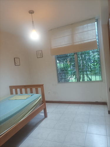 Se Alquila Habitación En Apartamento Urbanización Sebucan Acj1