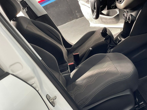Imagen 16 de 22 de Peugeot 2008 1.6 Allure