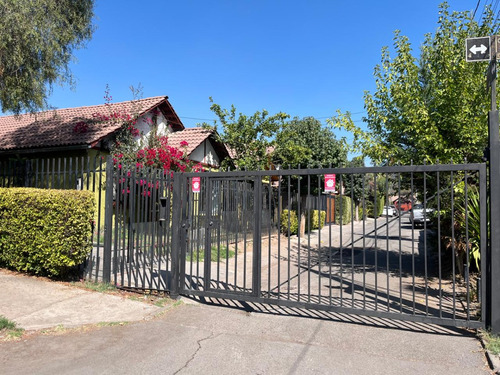 Hermosa Casa Excelente Ubicación - Pasaje Cerrado