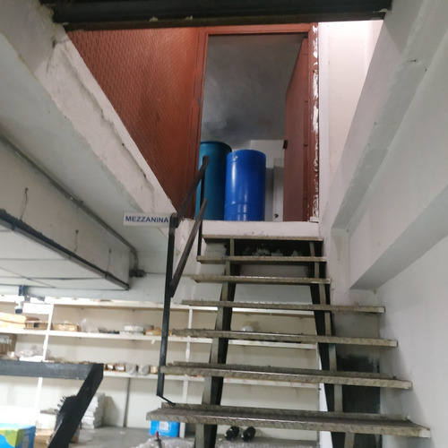 Imagen 15 de 26 de Excelente Local En Zona Muy Comercial Edificio Ormar , Área Total 296,07 M2, 2 Niveles, Planta Baja 157,46 M2 Y Mezzanina 138,61 M2, Sector Capuchino, Avenida San Martín, Caracas